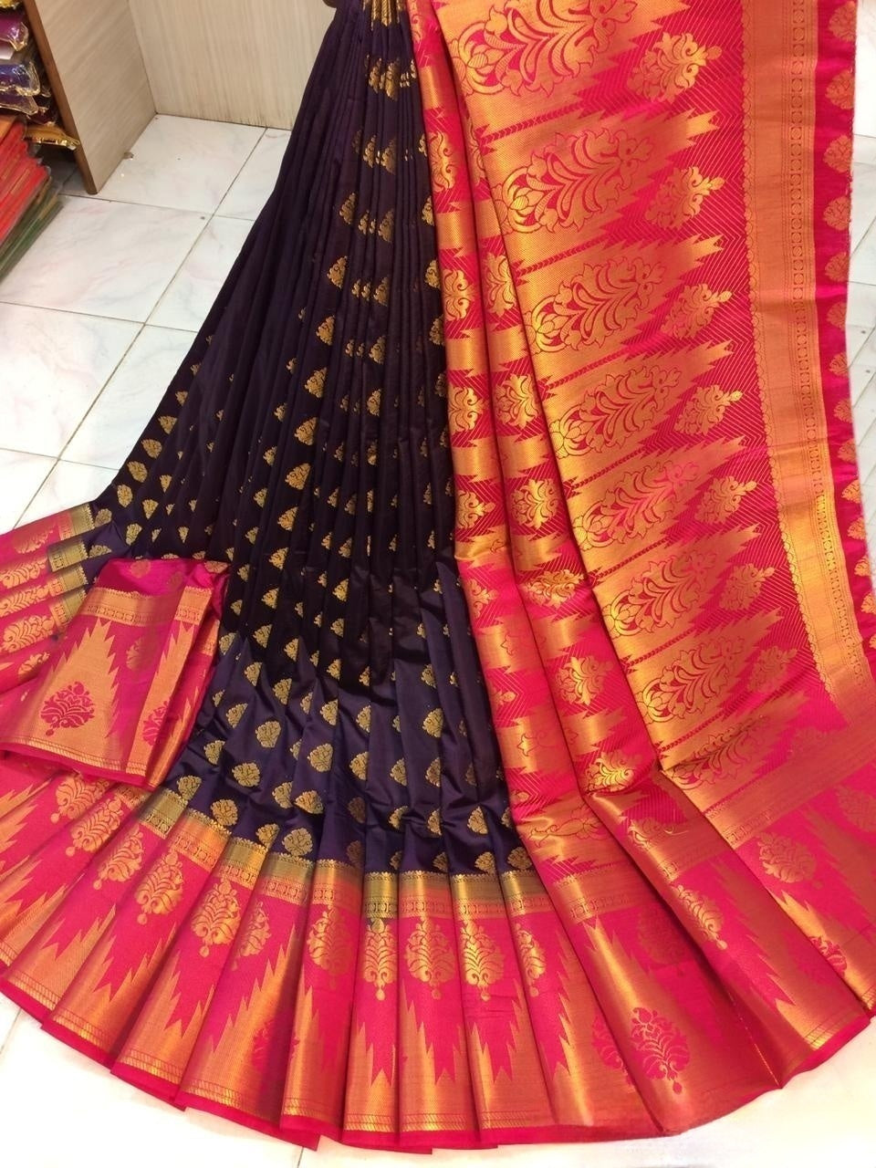 Women's Attractive Kanjivaram Silk Saree With Zari Butta