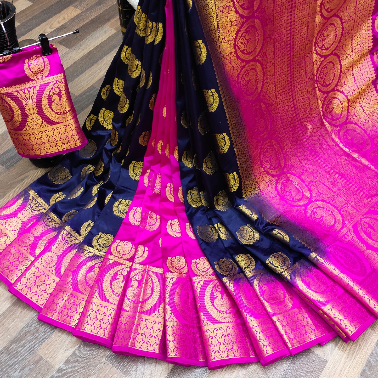 Women's Exclusive Collection Of Balaton Silk Saree With Contrast Border