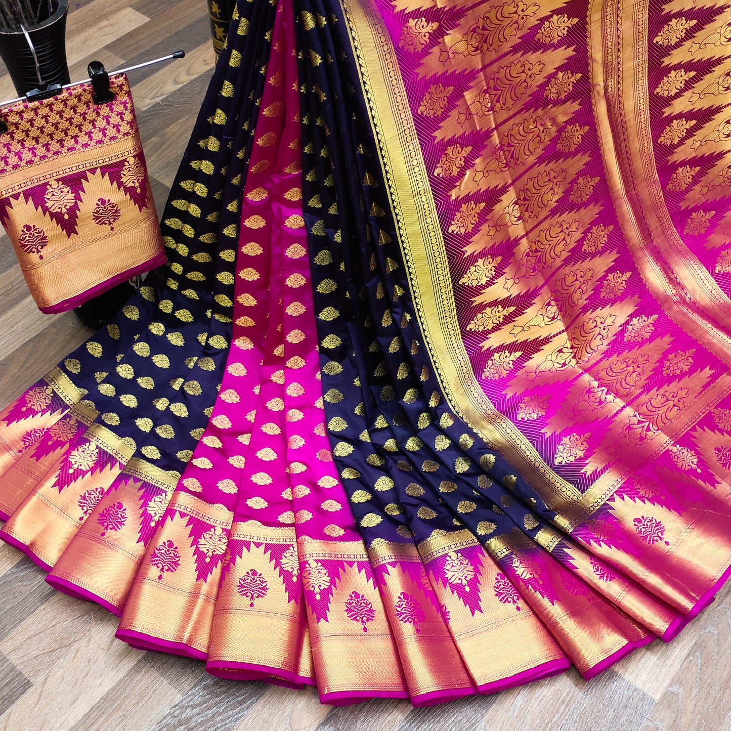 Women's Rich Look Wedding Wear Banarasi Silk Saree With Patli Pallu