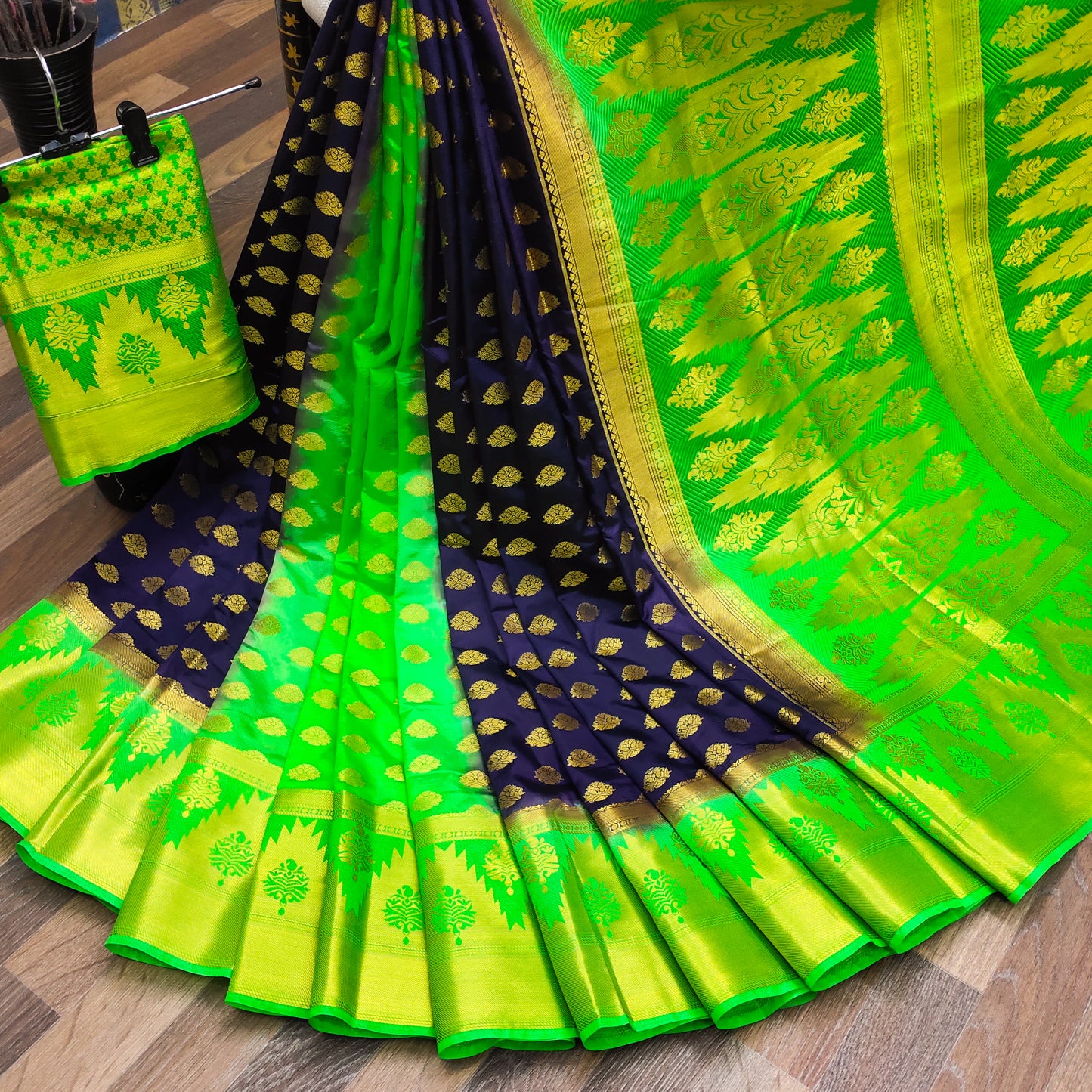 Women's Rich Look Wedding Wear Banarasi Silk Saree With Patli Pallu