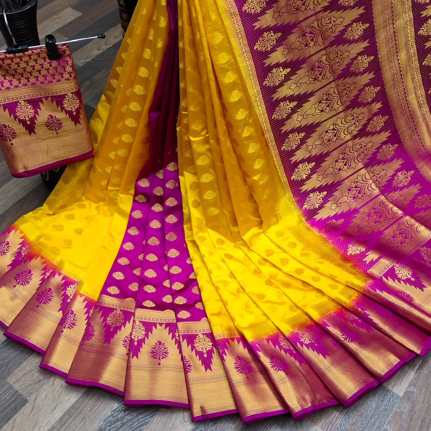 Women's Rich Look Wedding Wear Banarasi Silk Saree With Patli Pallu