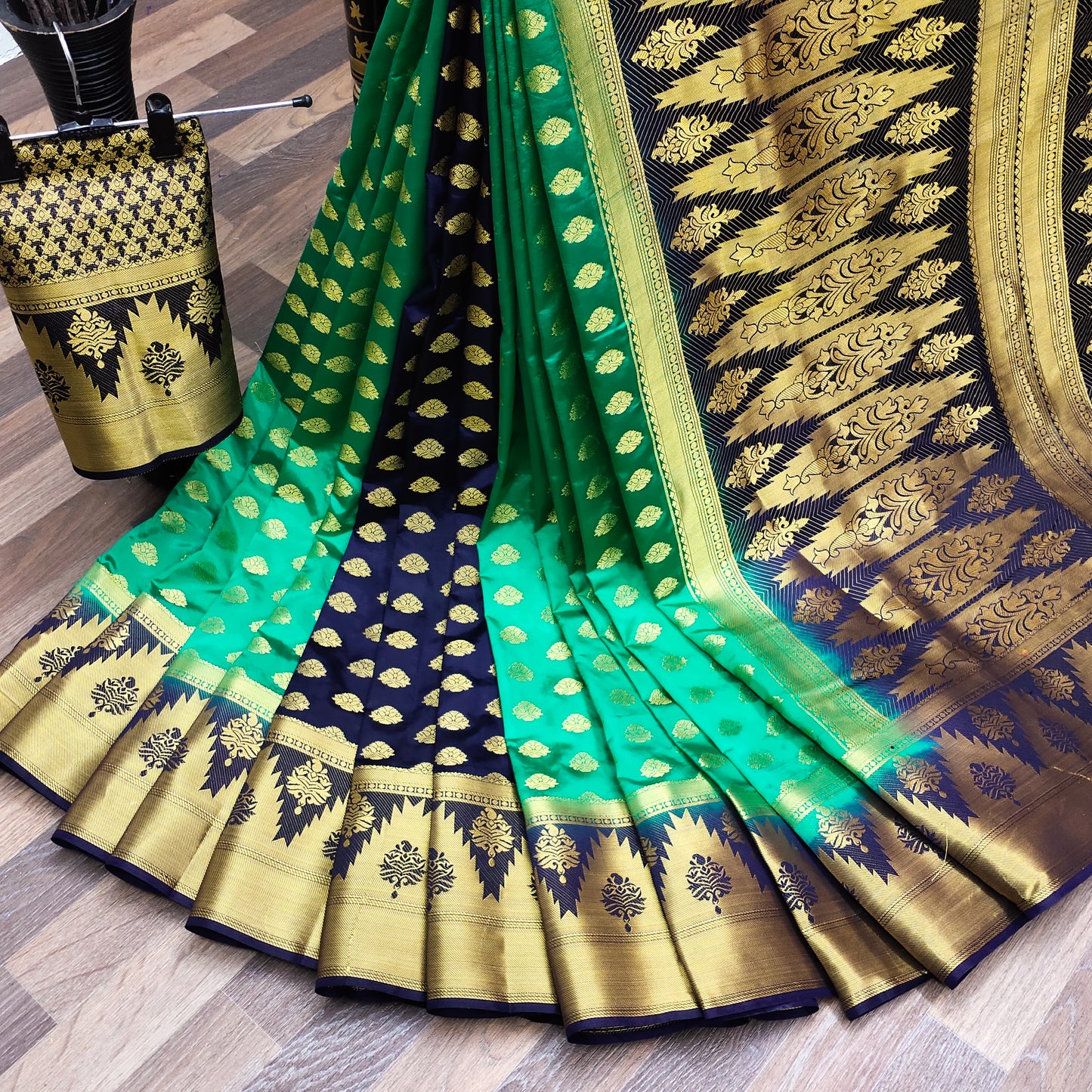 Women's Rich Look Wedding Wear Banarasi Silk Saree With Patli Pallu