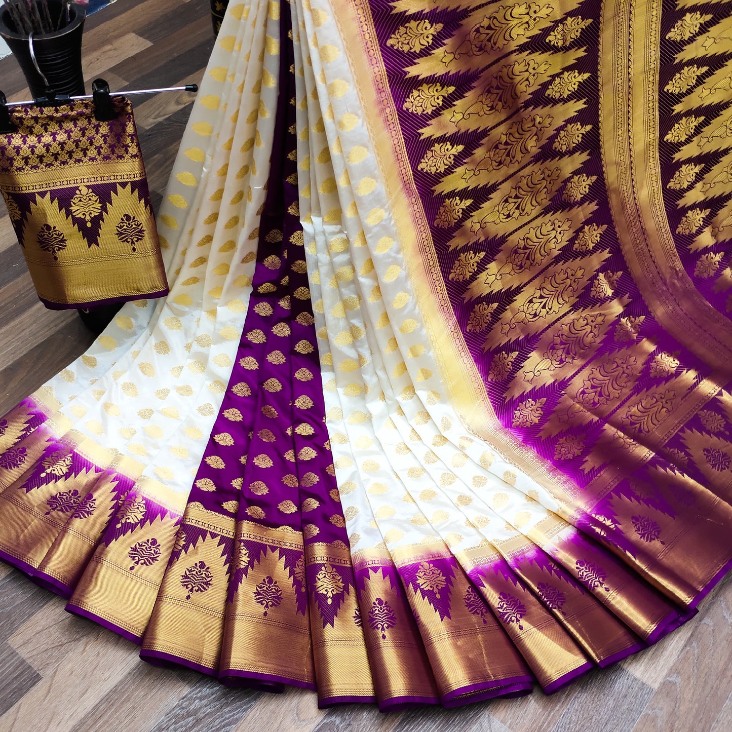 Women's Rich Look Wedding Wear Banarasi Silk Saree With Patli Pallu