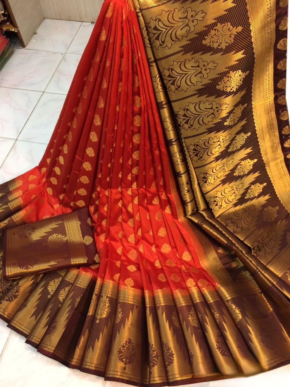 Women's Attractive Kanjivaram Silk Saree With Zari Butta