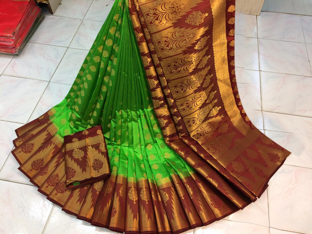 Women's Attractive Kanjivaram Silk Saree With Zari Butta