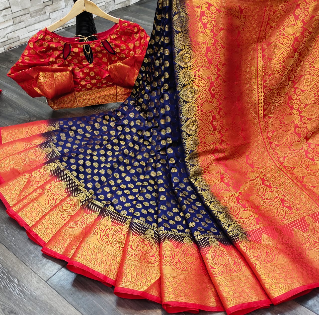 Women's Exquisite Wedding Wear Art Silk Saree With Classy Zari Butta