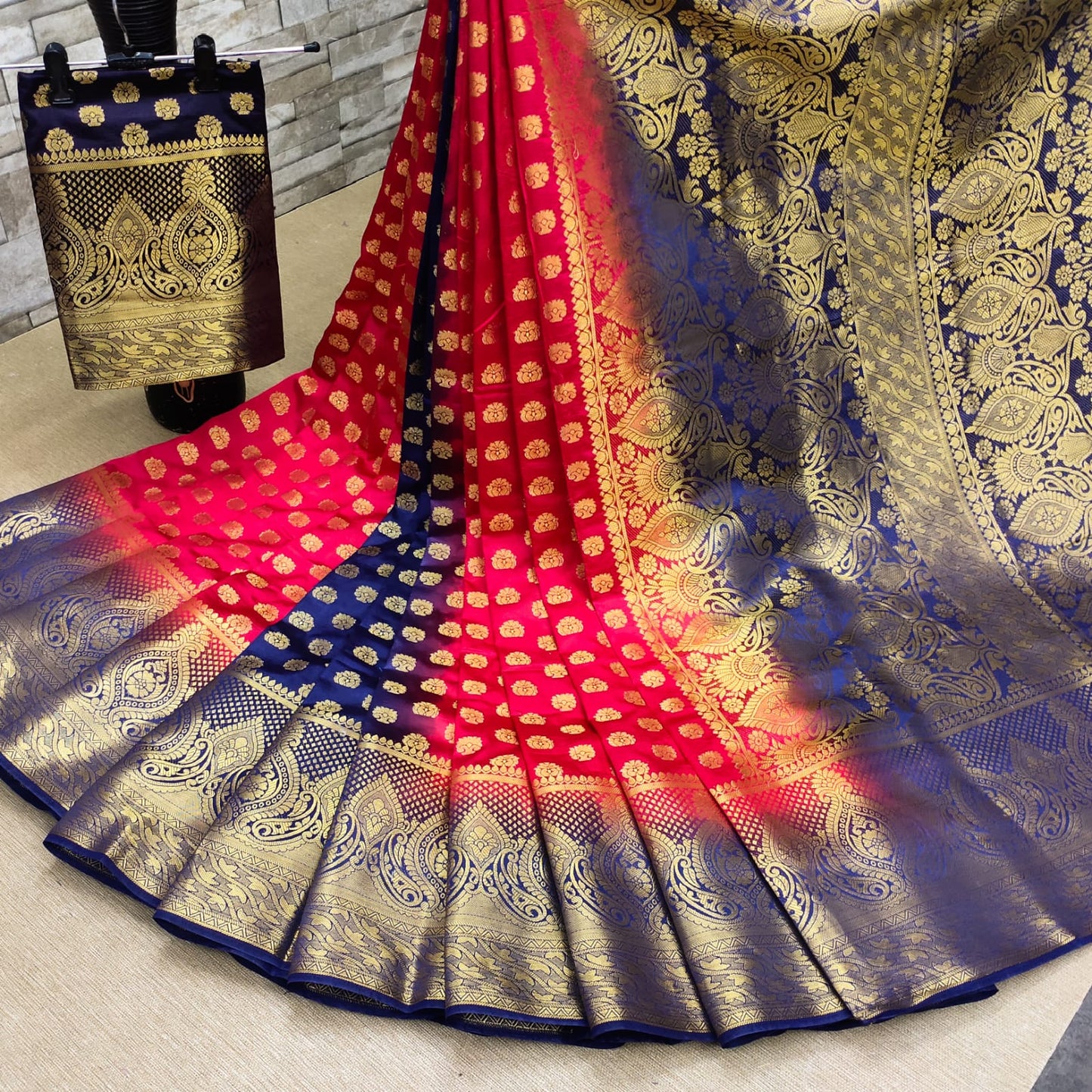 Women's Gorgeous Kanjivaram Jacquard Silk Saree With Beautiful Patli Pallu