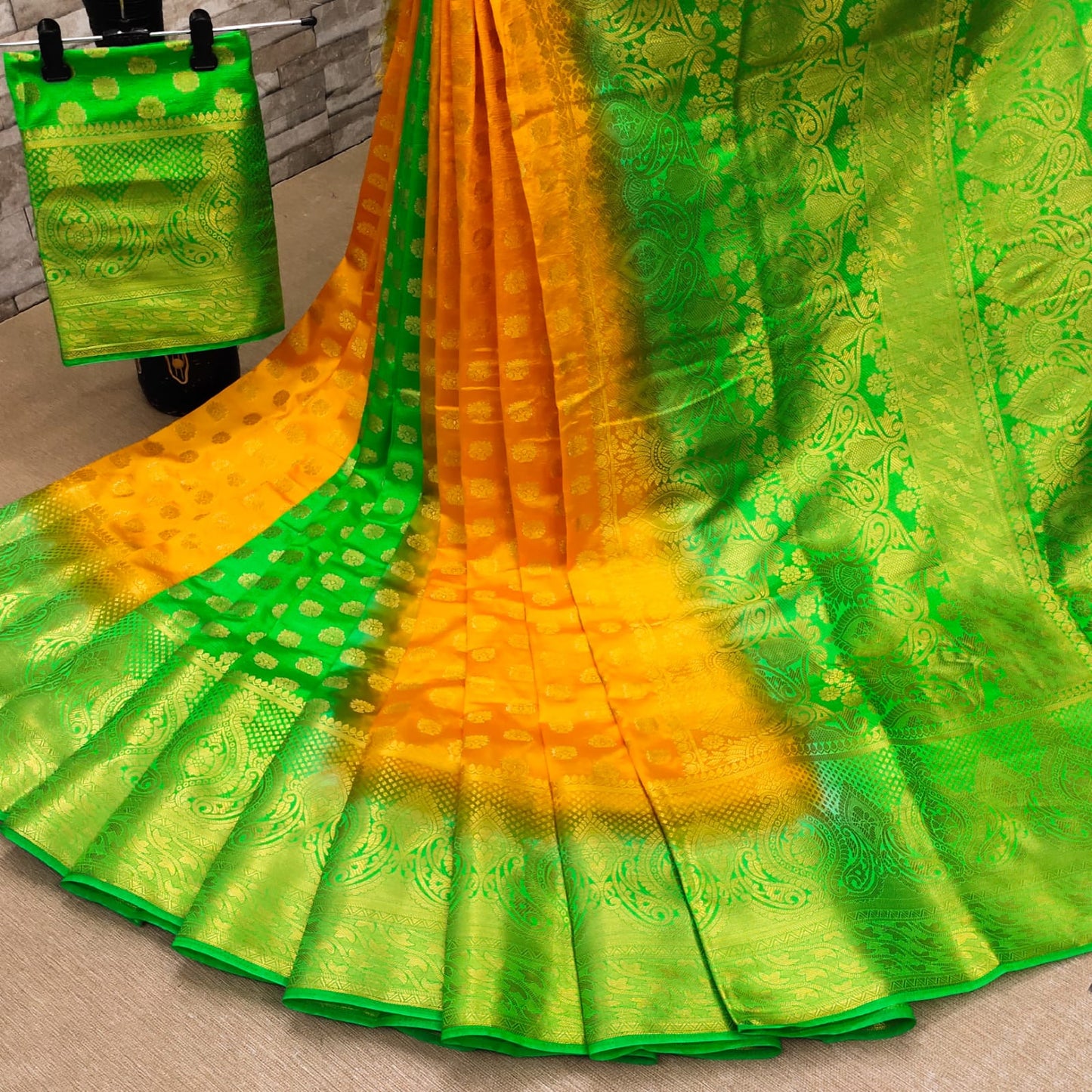 Women's Gorgeous Kanjivaram Jacquard Silk Saree With Beautiful Patli Pallu