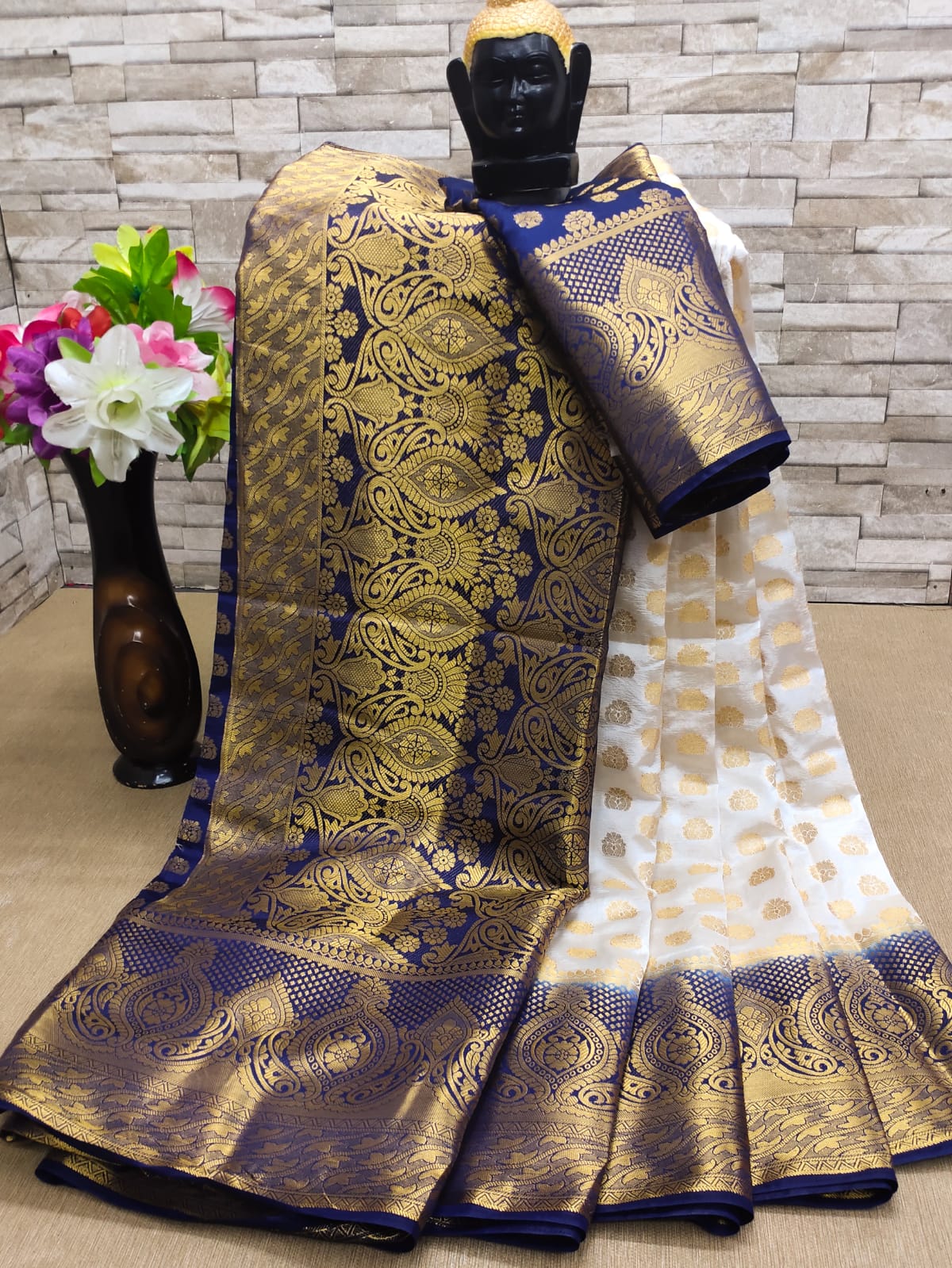 Women's Premium Collection Powerloom Saree With Adorable Rich Pallu