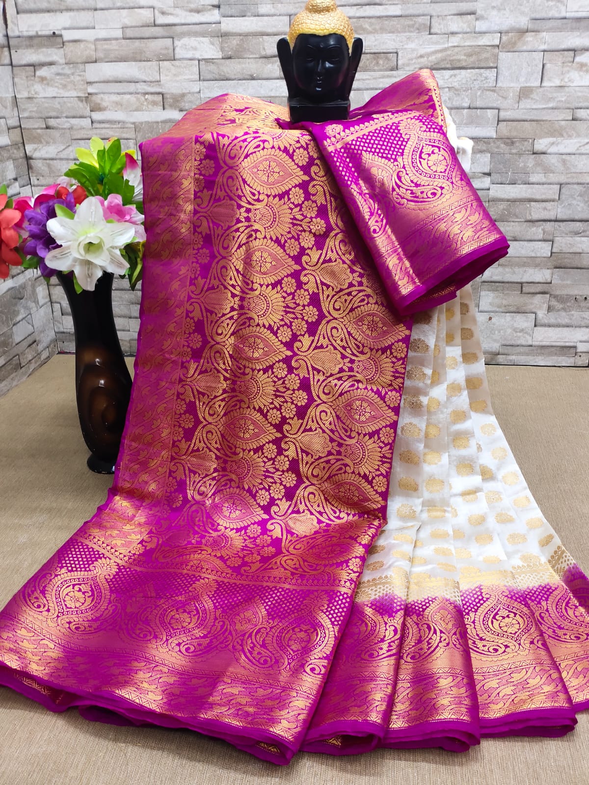 Women's Premium Collection Powerloom Saree With Adorable Rich Pallu